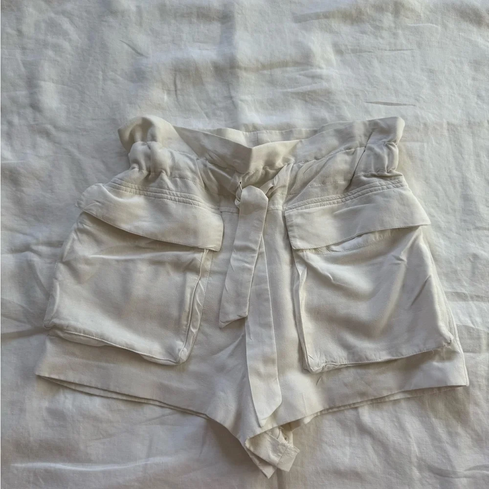 Zara Women's Ecru Cargo Shorts - Picture 2 of 7